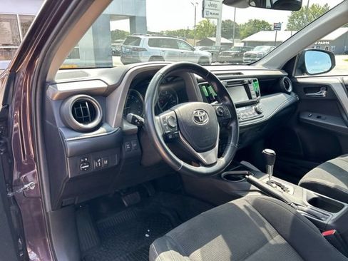 Used 2018 Toyota RAV4 XLE AWD/4WD image 27