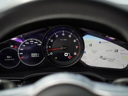 Used 2022 Porsche Cayenne Platinum Edition image 27