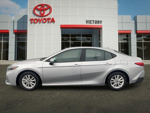 Used 2025 Toyota Camry LE FWD image 6
