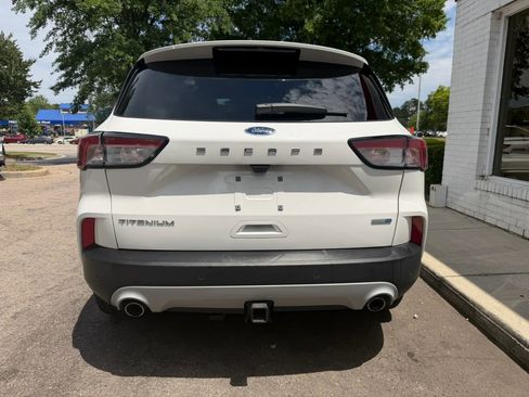 Used 2020 Ford Escape Titanium w/ Titanium Premium Package 2.0 AWD/4WD image 6