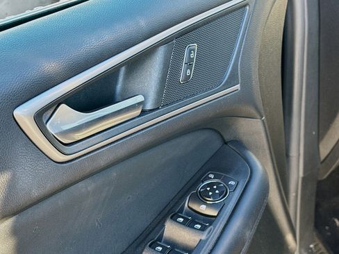 Certified 2022 Ford Edge SEL w/ Convenience Package image 8