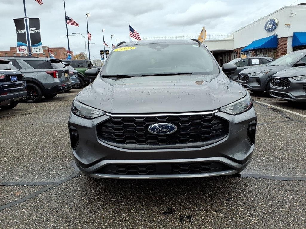 Certified 2024 Ford Escape ST-Line w/ Tech Pack #1 AWD/4WD image 3