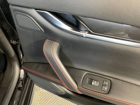 Used 2017 Maserati Ghibli RWD image 36