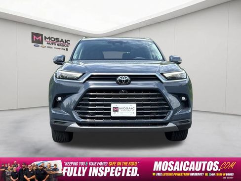 Used 2025 Toyota Grand Highlander AWD image 2