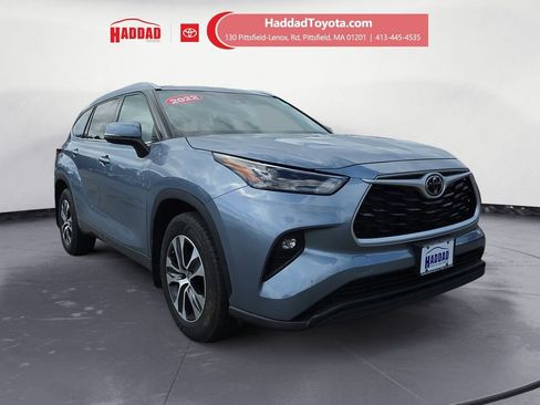 Used 2022 Toyota Highlander XLE AWD/4WD image 8