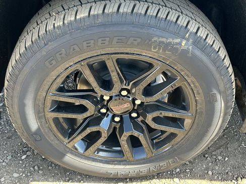 New 2026 GMC Sierra 1500 Elevation image 32