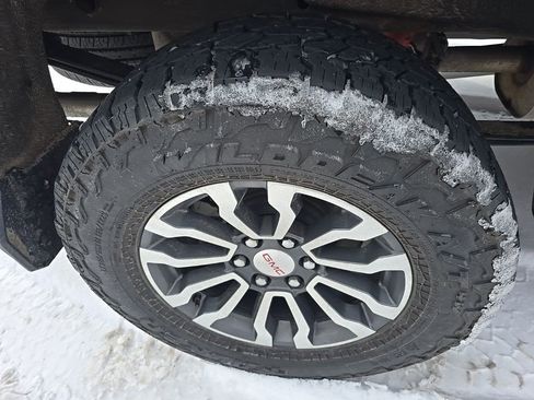 Certified 2021 GMC Sierra 1500 AT4 image 8