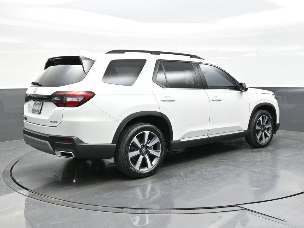 Used 2023 Honda Pilot Elite image 7