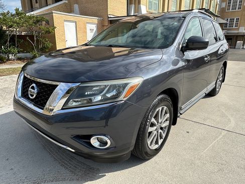 Used 2014 Nissan Pathfinder SL w/ SL Tech Package image 1