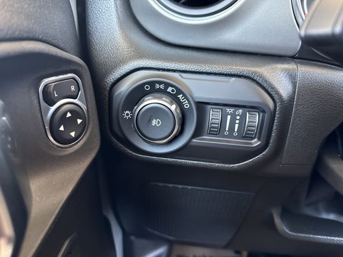 Used 2022 Jeep Wrangler Unlimited Sport image 21