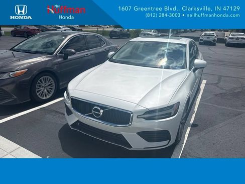 Used 2019 Volvo S60 T5 Momentum w/ Premium Package FWD image 1