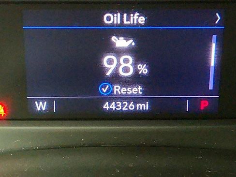 Used 2023 Cadillac XT4 Luxury w/ Cold Weather Package image 13