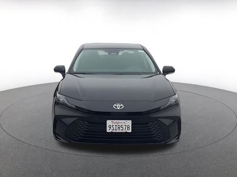 Used 2025 Toyota Camry LE image 4