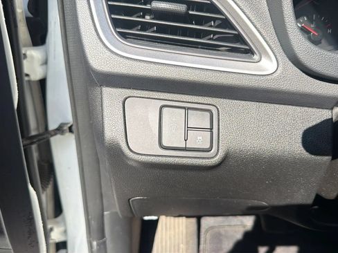Used 2020 Hyundai Accent SE FWD image 21