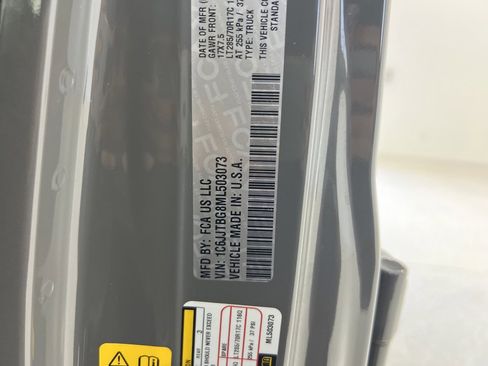 Used 2021 Jeep Gladiator Rubicon w/ Trailer Tow Package image 28