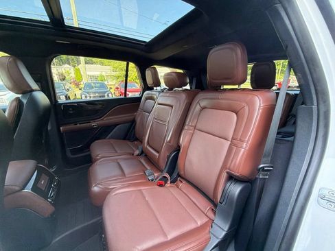 Used 2025 Lincoln Aviator Reserve AWD/4WD image 38