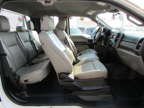 Used 2021 Ford F250 XL w/ Power Equipment Group RWD image 19