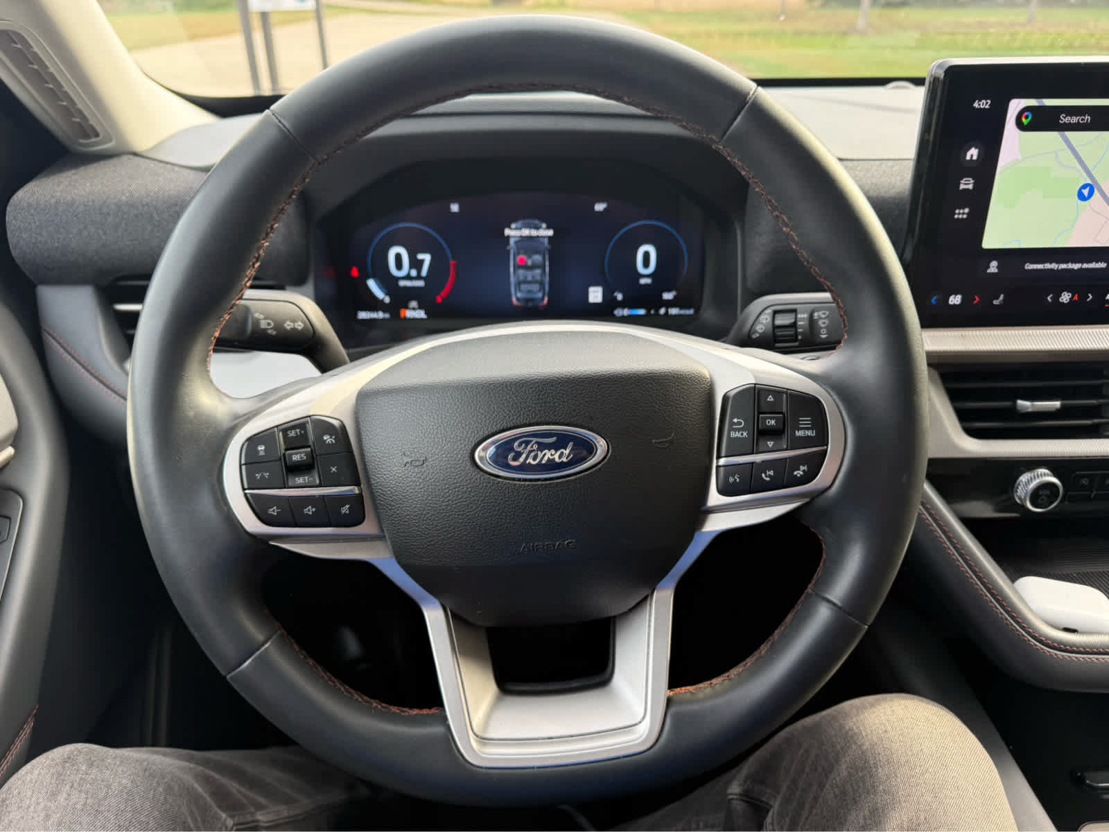 Used 2025 Ford Explorer Active AWD/4WD image 19
