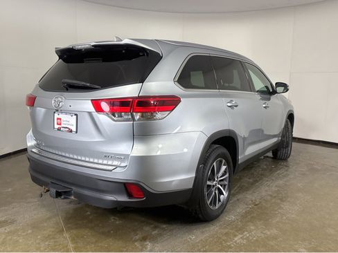 Used 2019 Toyota Highlander XLE image 22