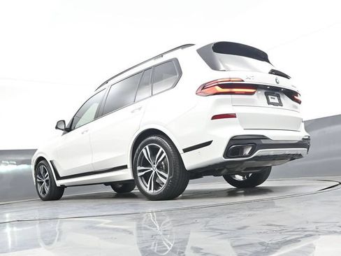 Used 2025 BMW X7 xDrive40i w/ M Sport Package AWD/4WD image 34