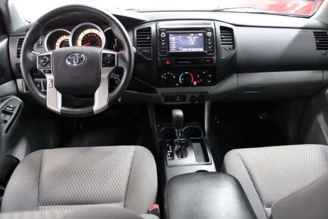 Used 2015 Toyota Tacoma PreRunner w/ Convenience Package RWD image 2