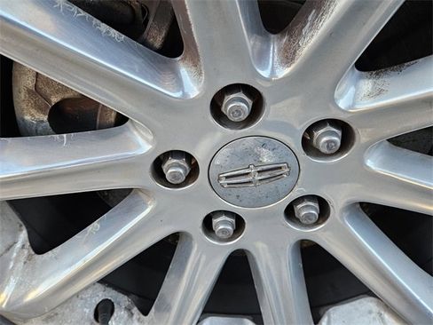 Used 2013 Lincoln MKX AWD image 9