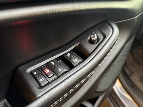 Used 2023 Jeep Grand Cherokee Altitude image 16