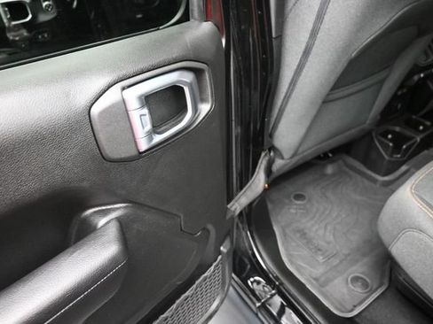 Used 2024 Jeep Gladiator Sport AWD/4WD image 16