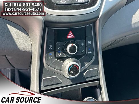 Used 2016 Hyundai Elantra SE w/ Option Group 02 FWD image 20