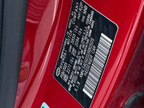 Used 2025 Hyundai Elantra SEL image 30