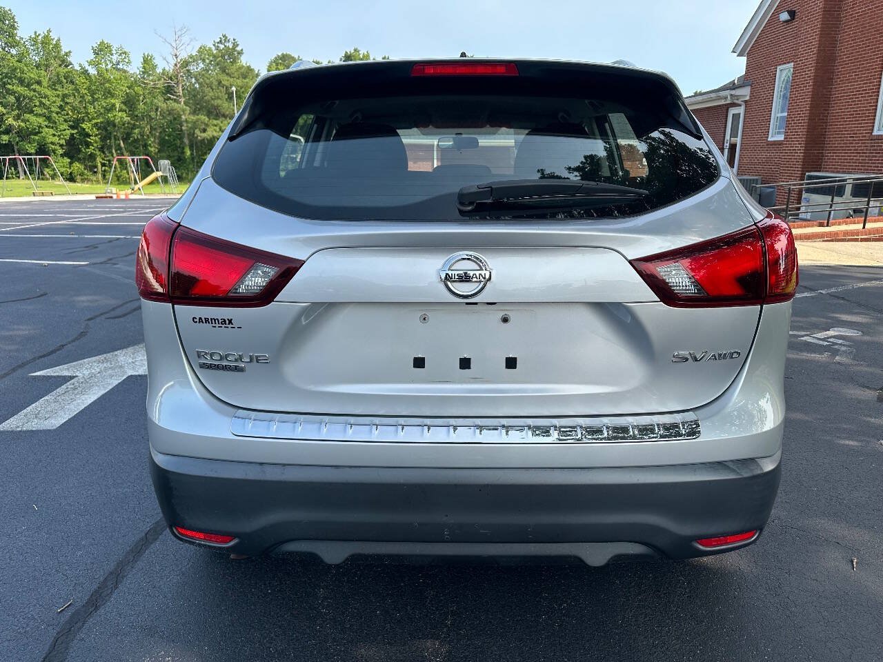 Used 2017 Nissan Rogue Sport SV AWD/4WD image 5