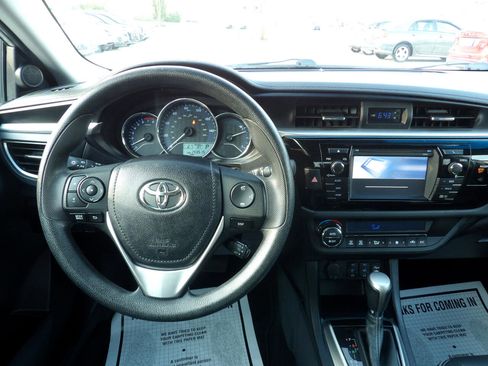 Used 2014 Toyota Corolla LE Premium image 24