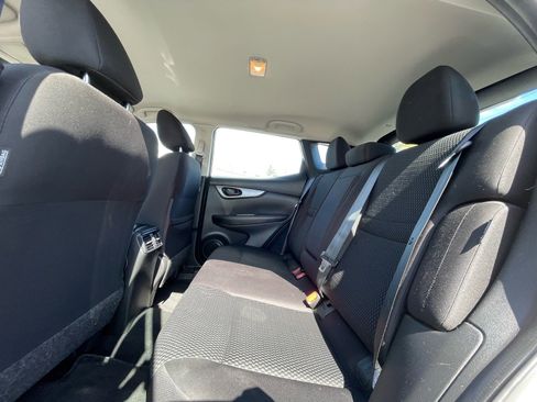 Used 2020 Nissan Rogue Sport S image 12