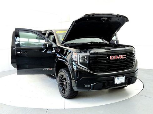 Used 2023 GMC Sierra 1500 AT4 w/ AT4 Premium Package AWD/4WD image 9