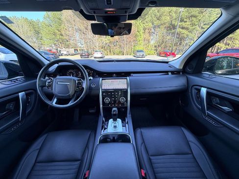 Used 2020 Land Rover Discovery Sport SE image 7
