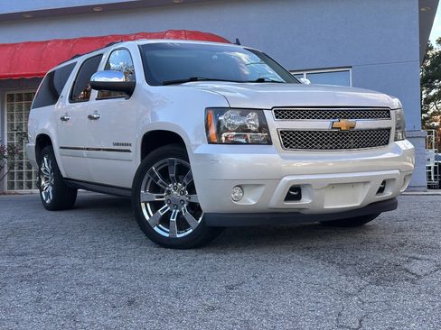 Used 2012 Chevrolet Suburban LTZ image 3
