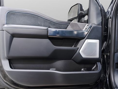 Used 2025 Ford F250 Platinum image 26