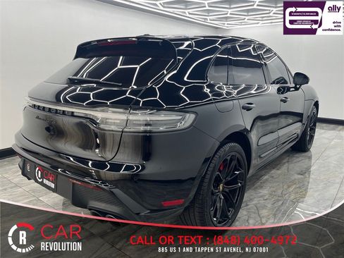 Used 2024 Porsche Macan GTS AWD/4WD image 7