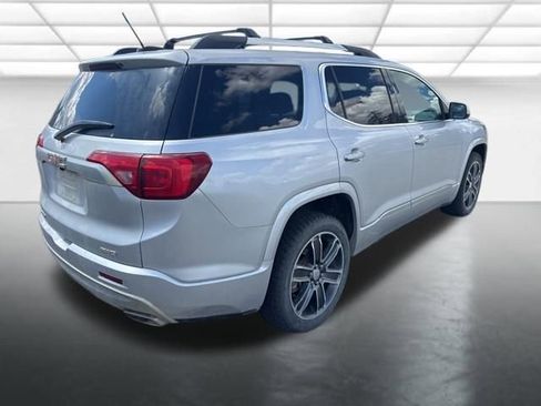 Used 2018 GMC Acadia Denali w/ Technology Package AWD/4WD image 10