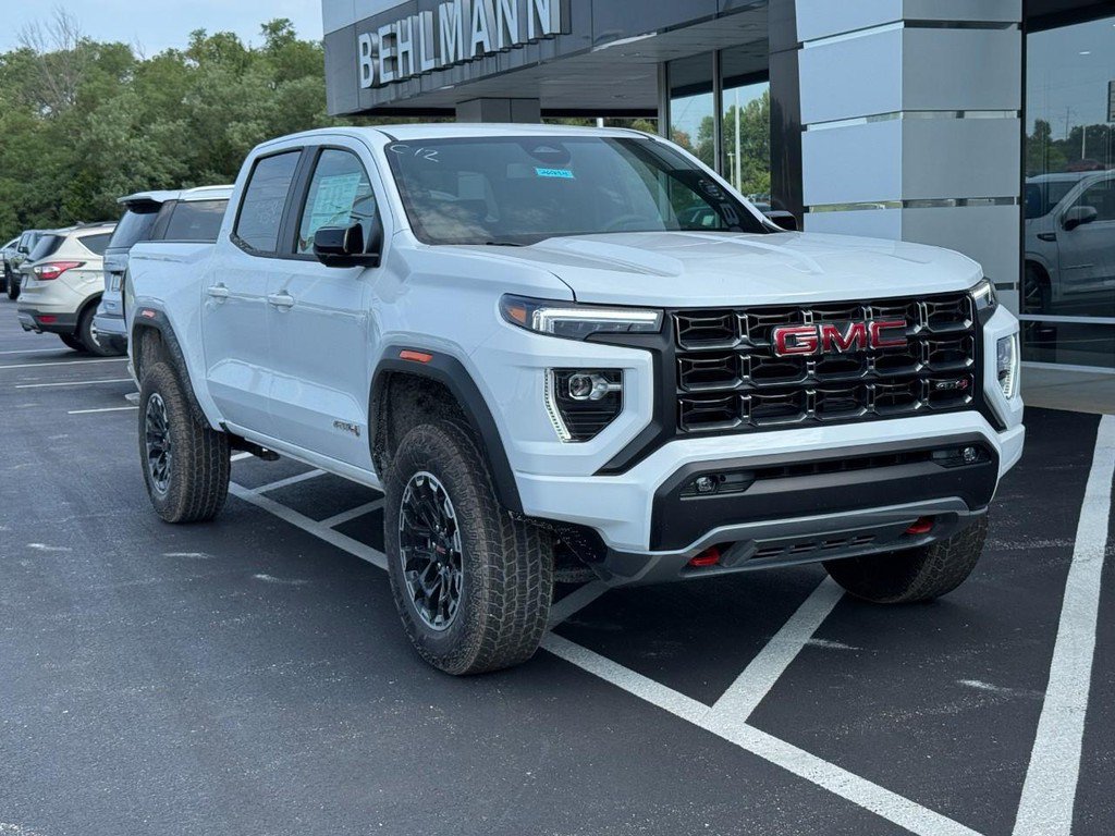 New 2026 GMC Canyon AT4 AWD/4WD image 2