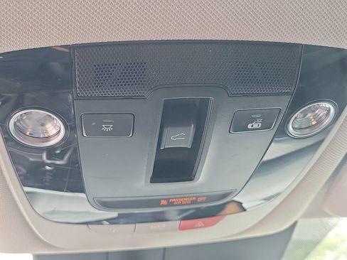 Used 2023 Kia Sorento S w/ Panoramic Sunroof Package FWD image 39