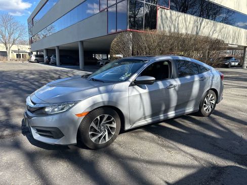 Used 2017 Honda Civic EX image 2