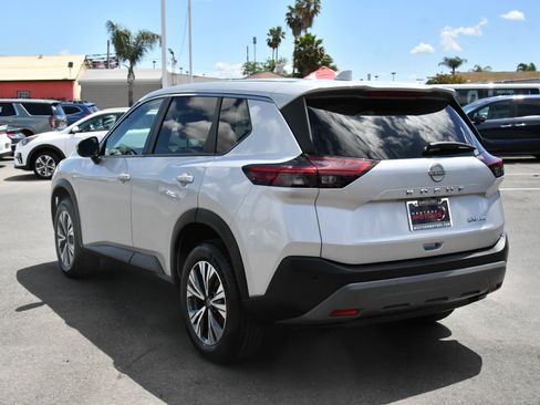 Used 2022 Nissan Rogue SV AWD/4WD image 6