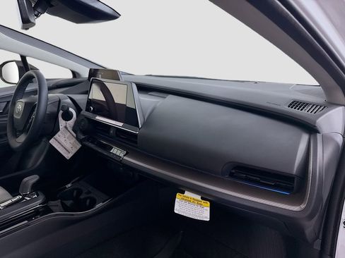New 2026 Toyota Prius XLE image 18