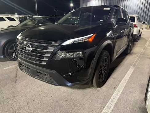 Used 2026 Nissan Rogue SV AWD/4WD image 1
