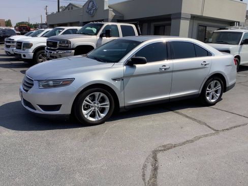 Used 2016 Ford Taurus SE FWD image 19