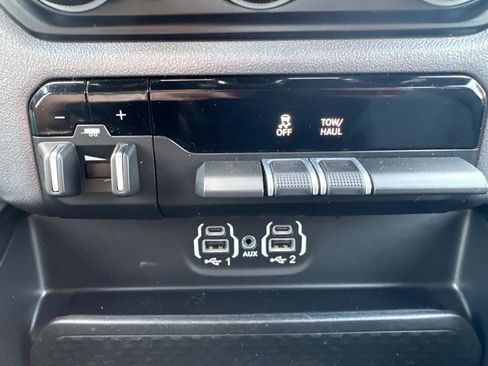 Used 2022 RAM 1500 Big Horn AWD/4WD image 27