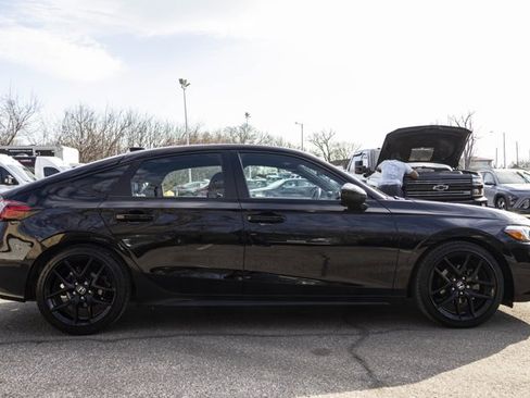 Used 2023 Honda Civic Sport image 4