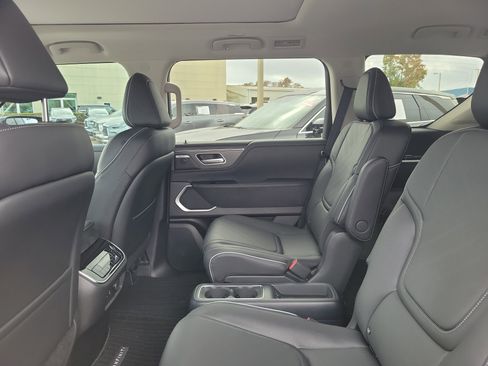 New 2026 INFINITI QX80 Luxe image 9