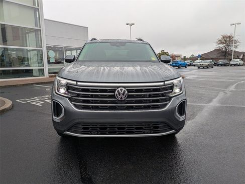 Used 2025 Volkswagen Atlas SE w/ Panoramic Sunroof Package image 10